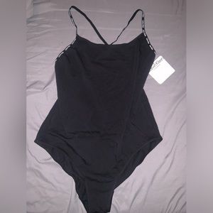 CALVIN KLEIN BODYSUIT SIZE L